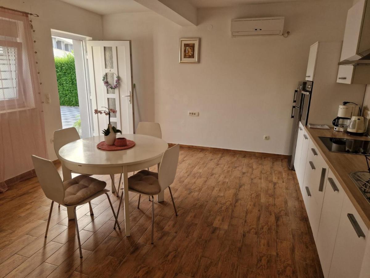 Apartment Dome Биоград-на-Мору Экстерьер фото